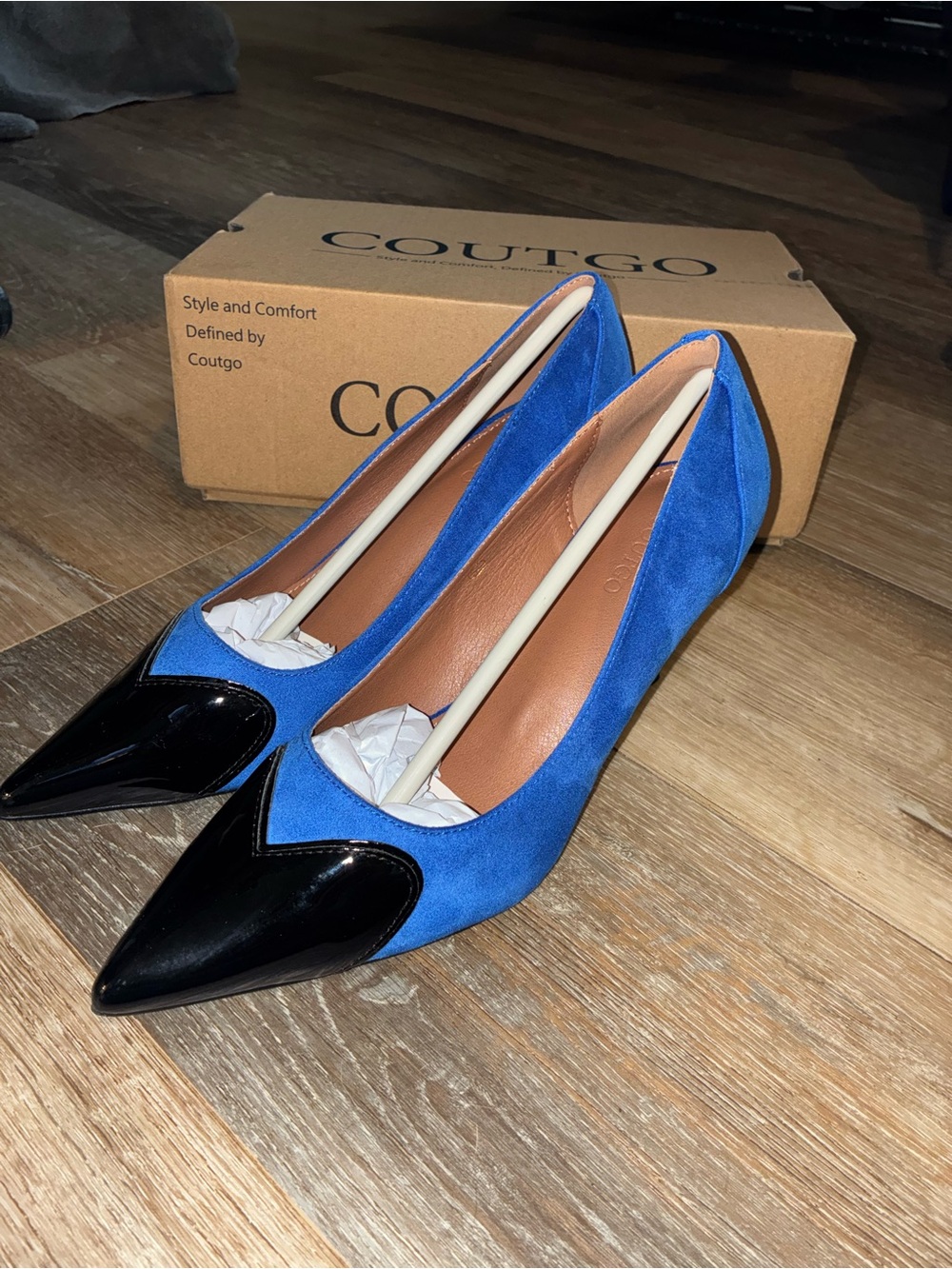 Coutgo Blue and Black Pointed Toe Heels - Picture 2 of 3